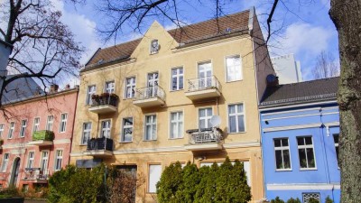 Große Dachgeschoßwohnung in zentraler Lage
