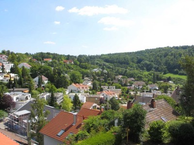 Moderne, helle DG-Wohnung mit hochwertiger Ausstattung in wunderbarer Wohn- und Aussichtslage