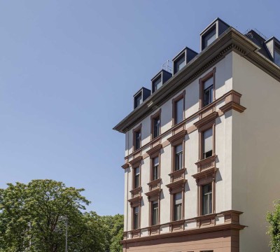 ERSTBEZUG nach exklusiver Komplettsanierung-TOP Lage-3 Zi.-EBK-Loggia-Gäste WC