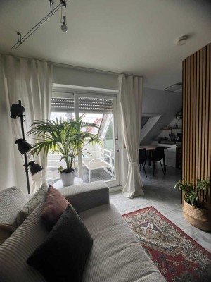 Exklusive, gepflegte 2-Zimmer-Maisonette-Wohnung mit Balkon und Einbauküche in Kirchheim unter Teck
