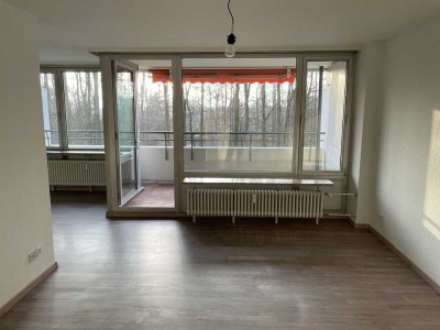 Exklusive, gepflegte 3-Raum-Wohnung mit Balkon und Einbauküche in Stuttgart