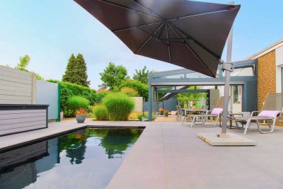 Bungalow mit Garten und Pool -  inkl. Gewerbe-Nebengebäude in ruhiger Lage in Wassenberg-Myhl