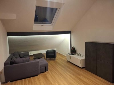 Stilvolle, modernisierte und möblierte 2-Zimmer-DG-Wohnung in Backnang