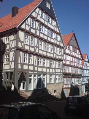 Großzügige Dachgeschoss-Wohnung (teilmöbliert)