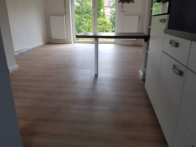 Großzügiges,kernsaniertes Reihenmittelhaus mit Garten, telef. Kontaktaufnahme erbeten