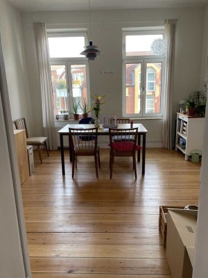 Wunderschöne 2-Zimmer-Altbauwohnung zur Untermiete in Kiel