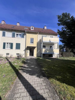 Helle 2-Zimmer-Wohnung mit Balkon und Einbauküche in Stuttgart-Vaihingen (Uni-Nähe)