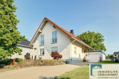 Gepflegtes und großzügiges Wohnanwesen für die ganze Familie in beliebter und ruhiger Wohnlage!