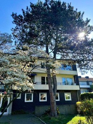 ** WEIHNACHTEN IN DEN EIGENEN 4 WÄNDEN** 4 ZIMMER, 2 BALKONE,  G-WC, RUHIGE LAGE OBERKASSEL** FREI*