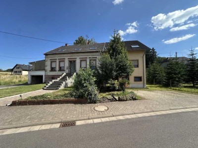 Freistehendes Zweifamilienhaus in wunderschöner Lage von Lebach