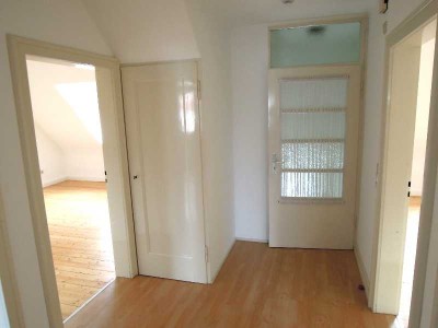 Gemütliche Dachgeschosswohnung mit 3 ZKB