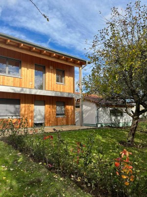 Neubau: Freundliche 2,5-Zimmer-EG-Wohnung mit gehobener Innenausstattung in Pöttmes