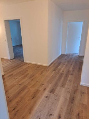EG Wohnung/Erstvermietung mit Terrasse