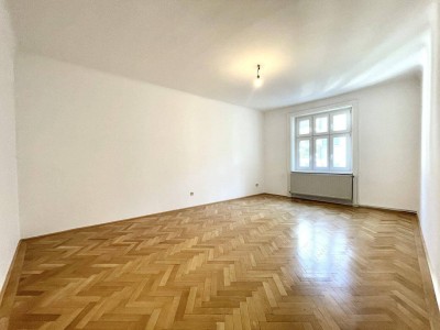Charmante, sanierte 1-Zimmer-Altbauwohnung in ruhiger Hoflage beim Türkenschanzpark