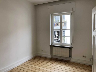 Schöne Altbau 3-Zimmer-Wohnung mit Balkon und Einbauküche in Bad Honnef