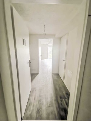 1 Zi.-Erstbezug | Hochw. kernsaniert | EBK | Fußb.-heizung | franz. Balkon | Aufzug | Stellplatz
