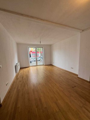 10215 -  Helle 3 Zimmer Wohnung  mit Balkon in Maintal Dörnigheim