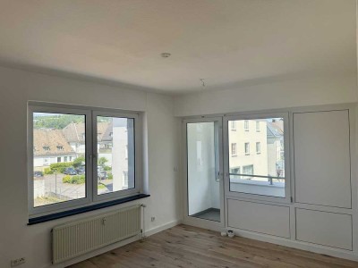 Frisch renovierte 3-Zimmer-Wohnung mit Loggia und Marktplatzblick – 100 m² im Herzen von Meschede