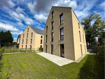 *Erstbezug* Modernes Townhouse am beliebten Wasserturm in Berlin-Altglienicke
