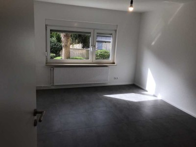 Geschmackvolle, vollständig renovierte 3-Zimmer-Hochparterre-Wohnung in Köln Humboldt/Gremberg