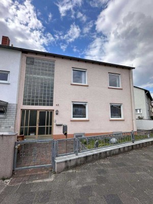 Vielseitiges Mehrfamilienhaus mit Garten, Stellplatz und Entwicklungspotenzial in LU-Edigheim