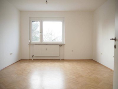 Urfahr! Generalsanierte schöne 73 m² Wohnung, 3 Zimmer, unmöbliert, inkl. Parkplatz, WG-geeignet! Unbefristeter Mietvertrag!