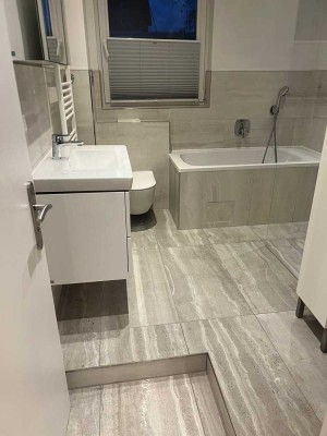 Helle 2,5-Zimmer-Wohnung mit modernem Bad und EBK in ruhiger Lage