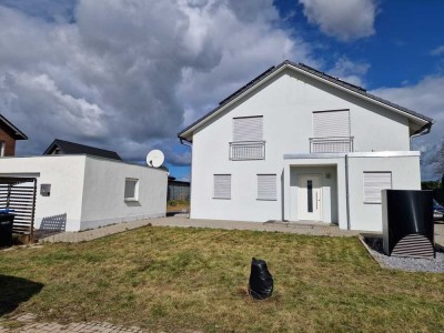 Großzügiges Einfamilienhaus mit Einliegerwohnung und Doppelgarage in Bedburg