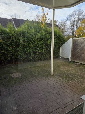 Renovierungsbedürftige 3-Zimmer Whg. mit Terrasse