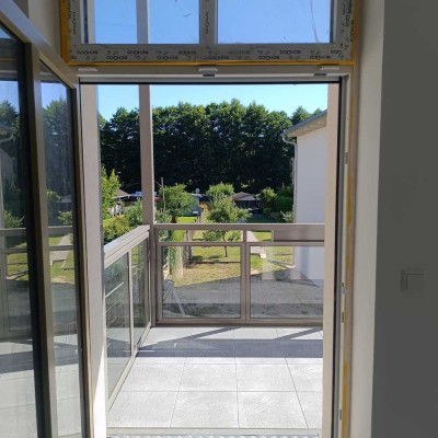 Attraktive 2-Raum-Wohnung, Erstbezug nach hochwertiger Komplettsanierung mit Balkon in Fürstenberg