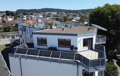 Helle 2,5-Zimmer Wohnung mit Balkon und Dachterasse im 3. OG in Salach