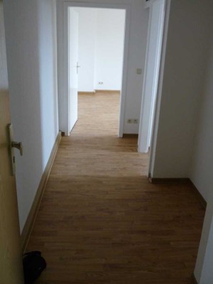 Schöne gepflegte 2-Raum-EG-Wohnung mit Balkon in Gröditz (Renditeobjekt) provisionsfrei
