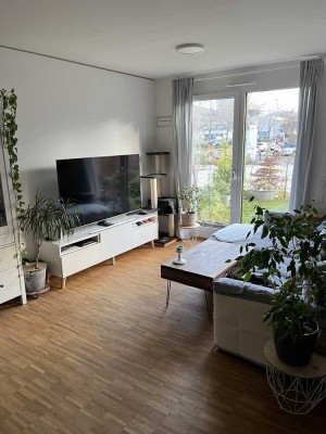 Komfortable 2-Raum-Erdgeschosswohnung mit Stellplatz und Garten