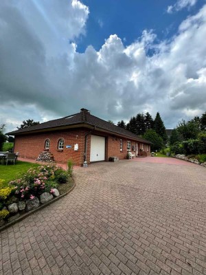 Gepflegter großer Walmdach-Bungalow  -  Ohne Makler  Provisionsfrei