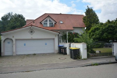 Gewerbeobjekt mit 2 Wohneinheiten in Königsbrunn