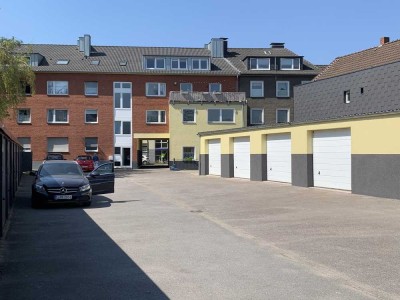Wohnen am Stadtpark, schöne Wohnung mit Klimaanlage, 3 Räume, Bad mit Dusche u. Fenster