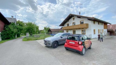 Geschmackvolle, gepflegte 3-Raum-DG-Wohnung mit Balkon in Emmering