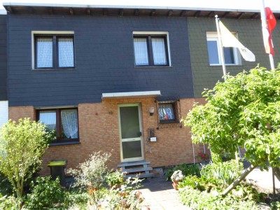 Charmantes Einfamilienhaus mit Garten, Garage und exzellenter Anbindung im beliebten Stadtteil Saarn