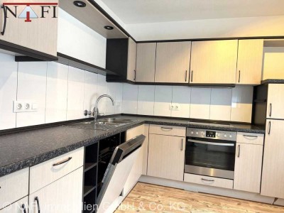 * Ruhig gelegene, helle 4-Zimmer-Wohnung *