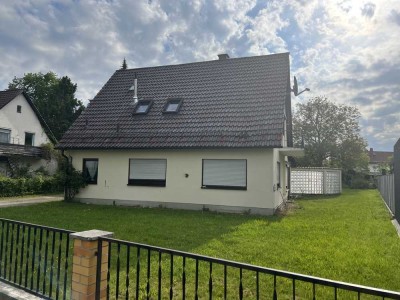 2 GENERATIONEN ODER GROSSE FAMILIE! ZWEI-FAMILIEN-HAUS ODER BAUGRUND FÜR DHH ODER GROSSES EFH