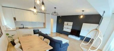 Stilvolle, vollständig renovierte 1,5-Zimmer-Wohnung mit Balkon und Einbauküche in Springe