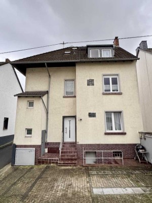 Gepflegtes Zweifamilienhaus in zentraler Lage von Kaltenengers