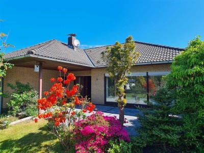 **RESERVIERT**Großzügiger Winkel-Walmdach-Bungalow in Varel