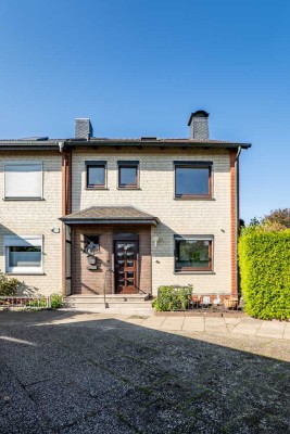 Top Lage Ritterhude: Großzügiges Reihenendhaus mit Garten+Garage