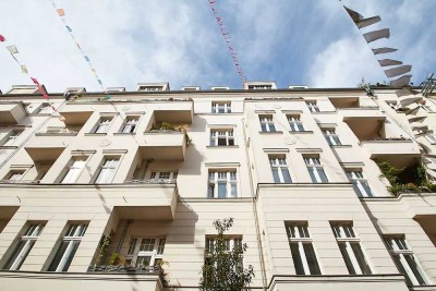 Vermietete Altbauwohnung in Top-Lage ohne Sperrfrist * Einbauküche * Süd-Balkon