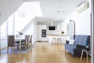 Stilvolle Maisonette mit Stadtblick und Garage in bester Lage