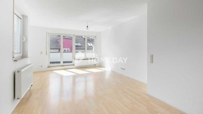 Helle Maisonettewohnung mit Dachterrasse, zwei Bädern und Duplex-Stellplatz in zentraler Lage