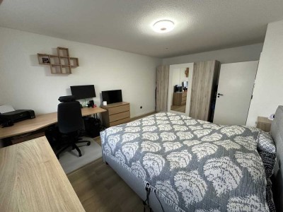 Moderne, geräumige, möblierte Wohnung | Tiefgarage | Gäste-WC | Haustierfreundlich