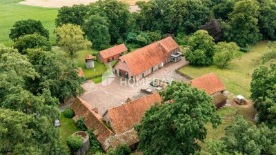 Historisches Bauernhaus mit Weitblick – Großzügiges Anwesen mit 20.000 m² Grundstück in Alleinlage