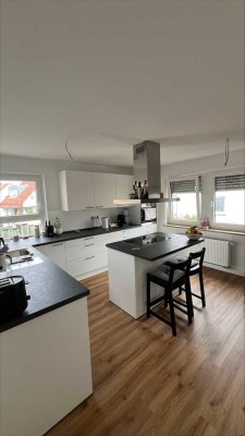 Beste Lage, moderne Ausstattung und viel Platz: 3,5 Zimmer-Wohnung in Fürth Stadeln